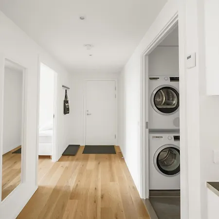 Fantastic 2-bed With Large Private Balcony Daire *